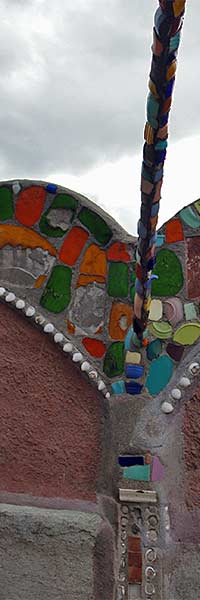 Were Sam Rodia's choices of colors random?